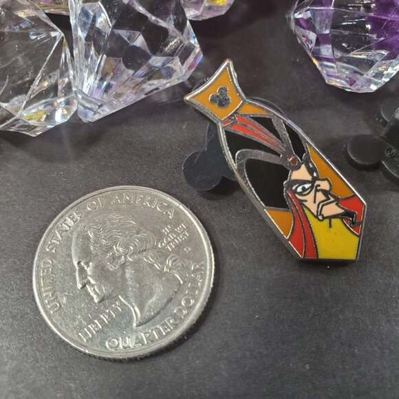 Disney Jafar Aladdin Trading Pin Hidden Mickey Villain Tie Brooch Lapel Pin Gift - Picture 3 of 5